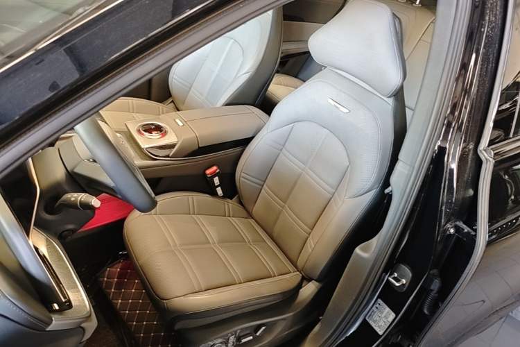 Used Hongqi Tiangong 08 2025 730 Max Rear-Drive Version Left Front Seat