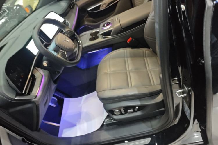 Used Hongqi Tiangong 08 2025 680 Ultra Four-Wheel-Drive Version Left Front Seat
