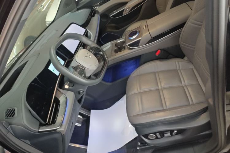 Used Hongqi Tiangong 08 2025 680 Ultra Four-Wheel-Drive Version Left Front Seat