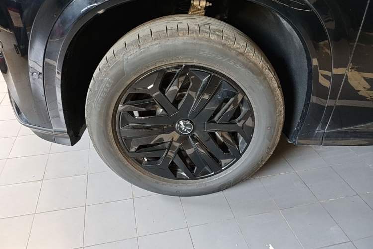 Used Hongqi Tiangong 08 2025 730 Max Rear-Drive Version Left Front Wheel Hub