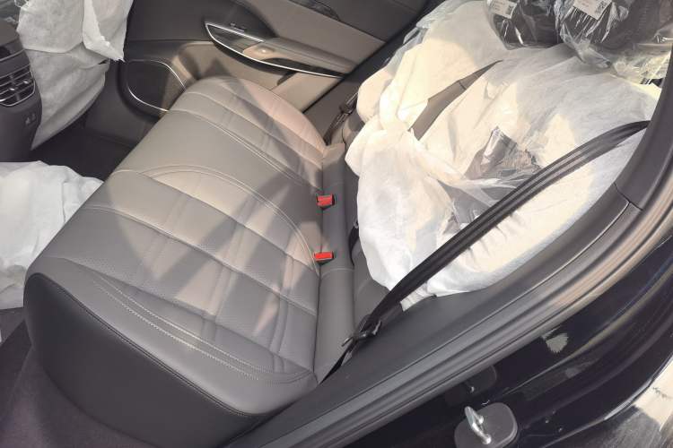 Used Hongqi Tiangong 08 2025 605 Pioneer Edition Left Rear Seat