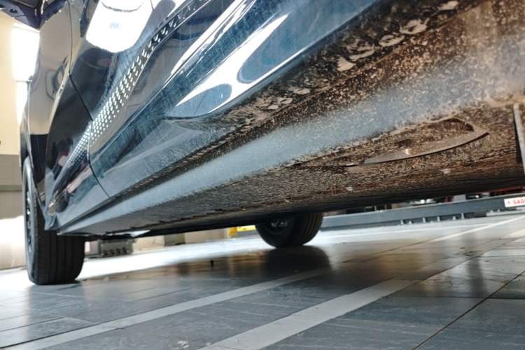 Used Hongqi Tiangong 08 2025 730 Max Rear-Drive Version Left Side Sill