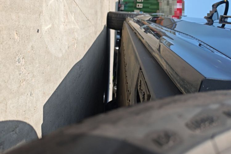 Used Hongqi Tiangong 08 2025 680 Ultra Four-Wheel-Drive Version Left Side Sill