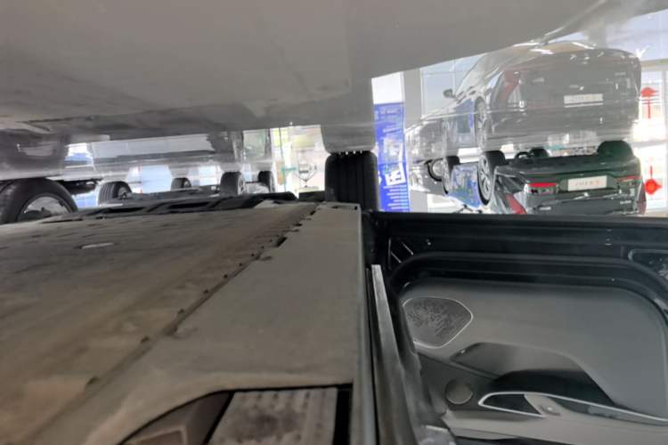 Used Hongqi Tiangong 08 2025 680 Ultra Four-Wheel-Drive Version Left Side Sill