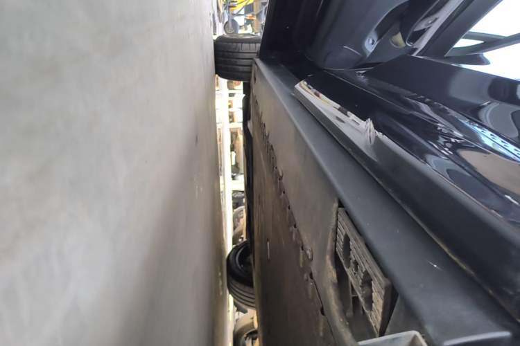 Used Hongqi Tiangong 08 2025 680 All-Wheel Drive Smart Selection Edition Left Side Sill