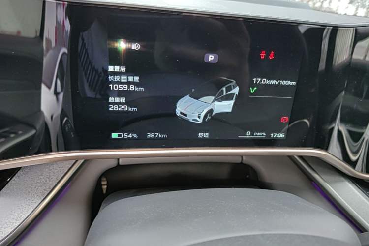 Used Hongqi Tiangong 08 2025 730 Max Rear-Drive Version Odometer Close Up