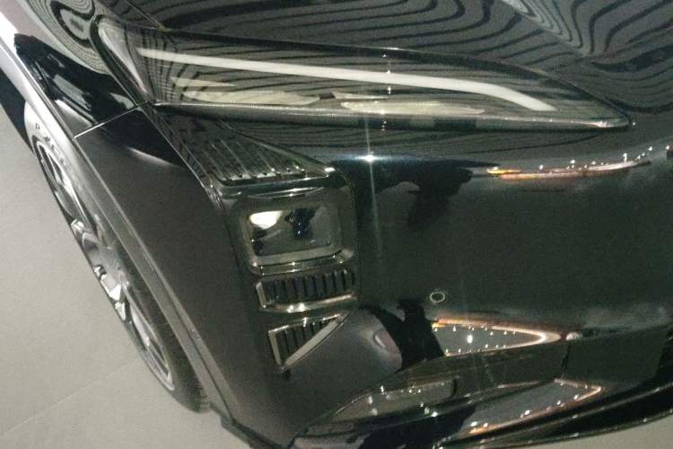 Used Hongqi Tiangong 08 2025 680 Ultra Four-Wheel-Drive Version Right Front Headlight