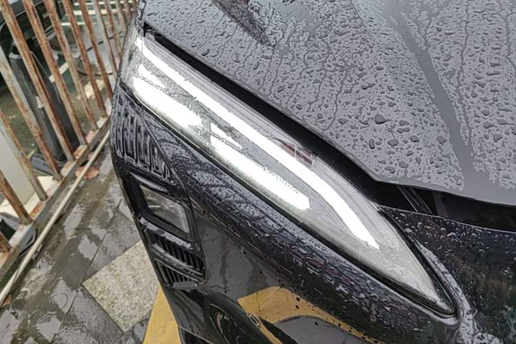 Used Hongqi Tiangong 08 2025 730 Max Rear-Drive Version Right Front Headlight