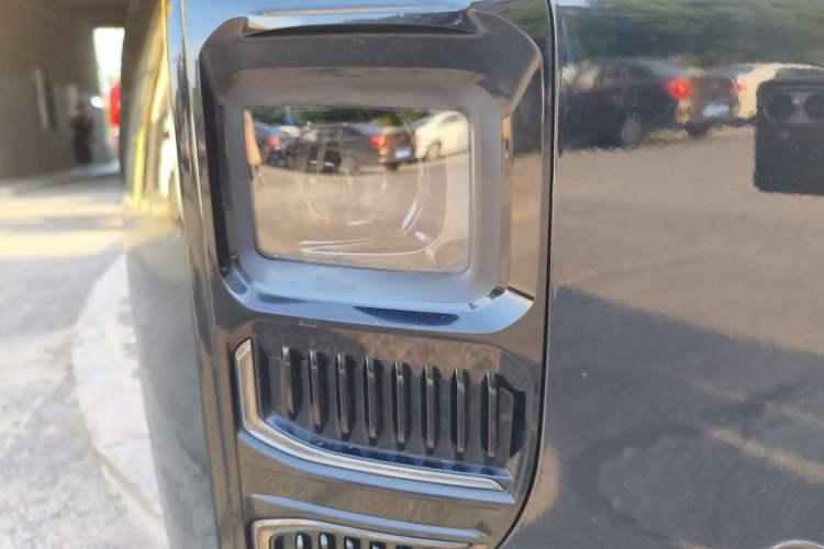 Used Hongqi Tiangong 08 2025 680 All-Wheel Drive Smart Selection Edition Right Front Headlight