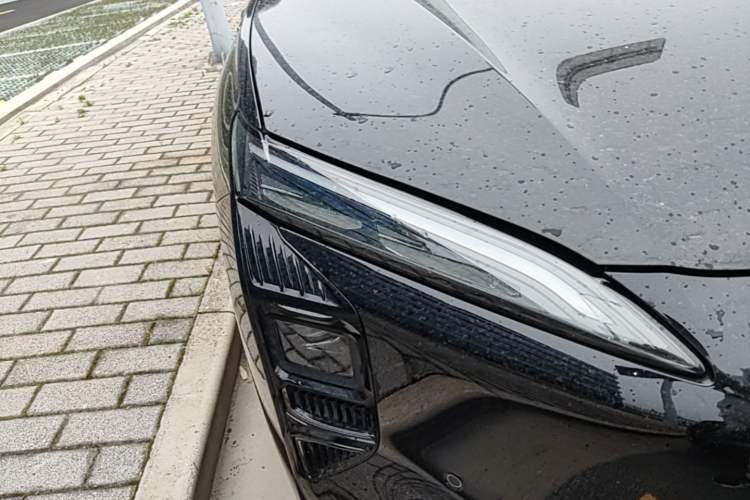 Used Hongqi Tiangong 08 2025 680 Ultra Four-Wheel-Drive Version Right Front Headlight
