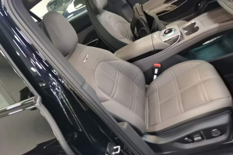 Used Hongqi Tiangong 08 2025 680 All-Wheel Drive Smart Selection Edition Right Front Seat