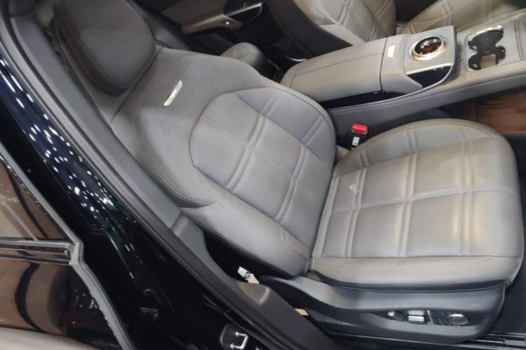 Used Hongqi Tiangong 08 2025 680 Ultra Four-Wheel-Drive Version Right Front Seat