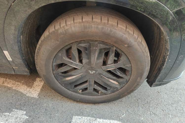 Used Hongqi Tiangong 08 2025 730 Max Rear-Drive Version Right Front Wheel Hub