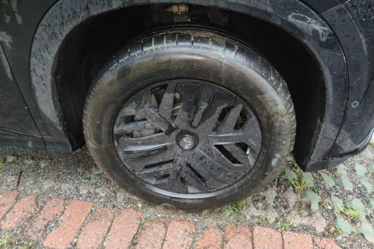 Used Hongqi Tiangong 08 2025 730 Max Rear-Drive Version Right Front Wheel Hub