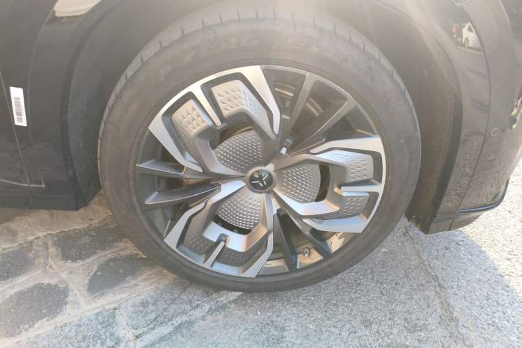 Used Hongqi Tiangong 08 2025 680 All-Wheel Drive Smart Selection Edition Right Front Wheel Hub