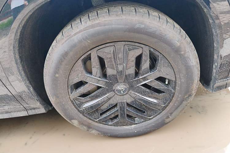 Used Hongqi Tiangong 08 2025 730 Max Rear-Drive Version Right Front Wheel Hub