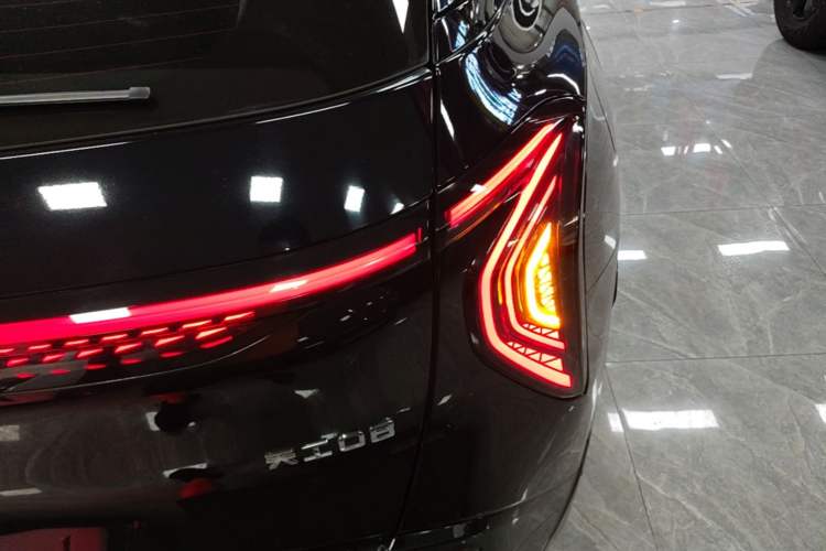 Used Hongqi Tiangong 08 2025 680 All-Wheel Drive Smart Selection Edition Right Rear Taillight