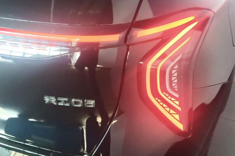 Used Hongqi Tiangong 08 2025 730 Max Rear-Drive Version Right Rear Taillight