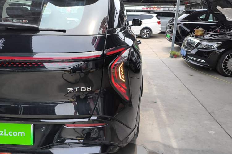 Used Hongqi Tiangong 08 2025 565 Four-Wheel Drive Smart Selection Edition Right Rear Taillight