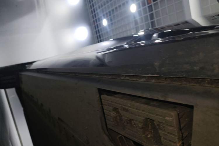 Used Hongqi Tiangong 08 2025 680 Ultra Four-Wheel-Drive Version Right Side Sill