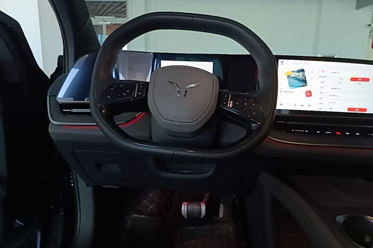 Used Hongqi Tiangong 08 2025 680 Ultra Four-Wheel-Drive Version Steering Wheel