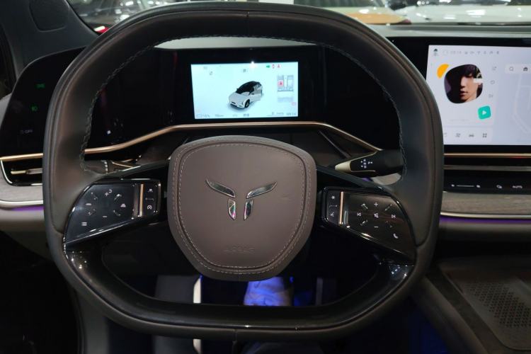 Used Hongqi Tiangong 08 2025 680 Ultra Four-Wheel-Drive Version Steering Wheel