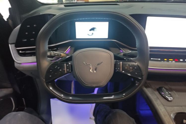 Used Hongqi Tiangong 08 2025 680 Ultra Four-Wheel-Drive Version Steering Wheel