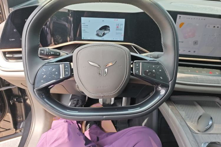 Used Hongqi Tiangong 08 2025 680 Ultra Four-Wheel-Drive Version Steering Wheel