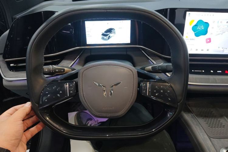Used Hongqi Tiangong 08 2025 680 Ultra Four-Wheel-Drive Version Steering Wheel