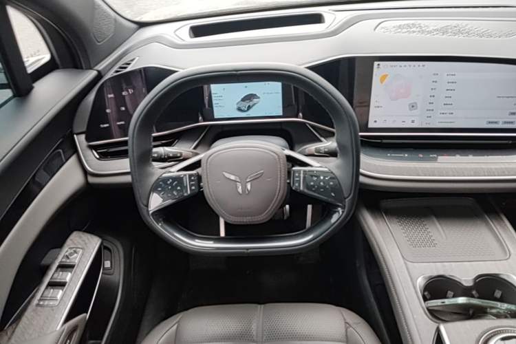 Used Hongqi Tiangong 08 2025 680 Ultra Four-Wheel-Drive Version Steering Wheel
