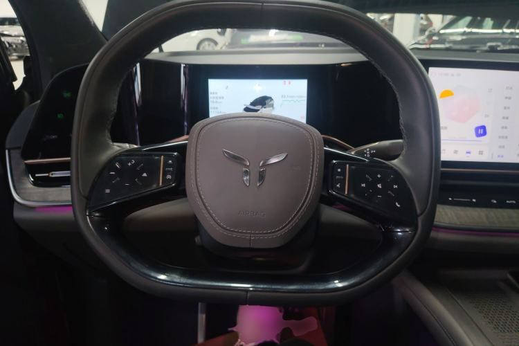 Used Hongqi Tiangong 08 2025 680 Ultra Four-Wheel-Drive Version Steering Wheel