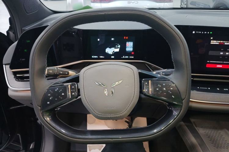 Used Hongqi Tiangong 08 2025 680 Ultra Four-Wheel-Drive Version Steering Wheel