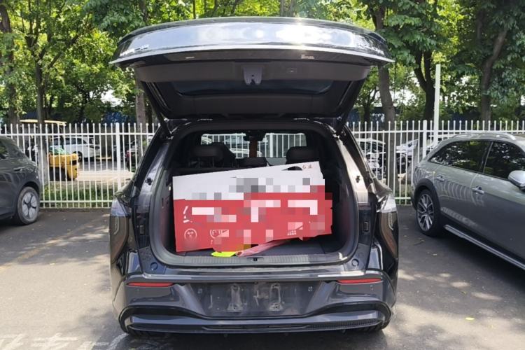 Used Hongqi Tiangong 08 2025 680 Ultra Four-Wheel-Drive Version Trunk