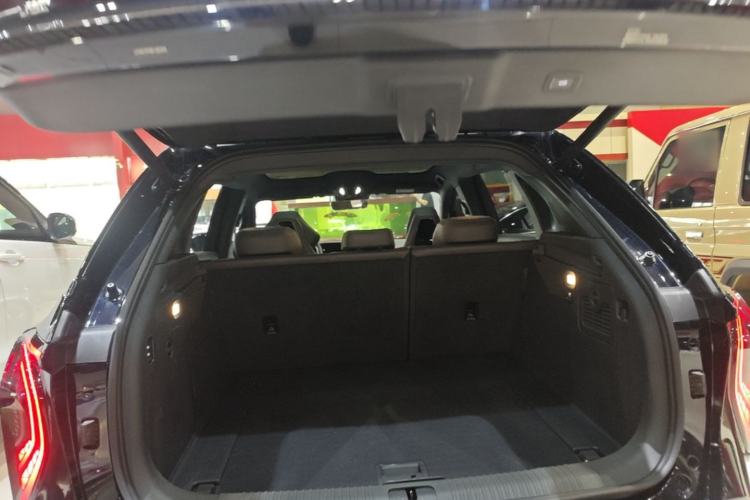 Used Hongqi Tiangong 08 2025 680 Ultra Four-Wheel-Drive Version Trunk