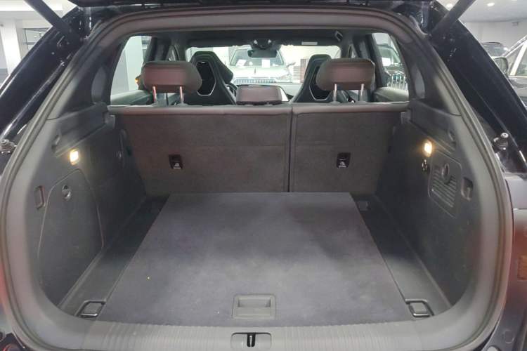 Used Hongqi Tiangong 08 2025 680 Ultra Four-Wheel-Drive Version Trunk