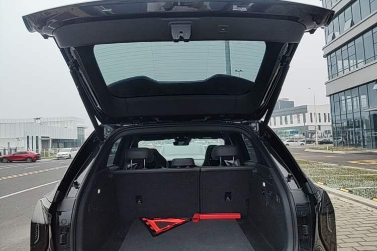 Used Hongqi Tiangong 08 2025 680 Ultra Four-Wheel-Drive Version Trunk