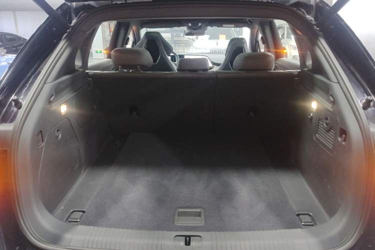 Used Hongqi Tiangong 08 2025 680 Ultra Four-Wheel-Drive Version Trunk
