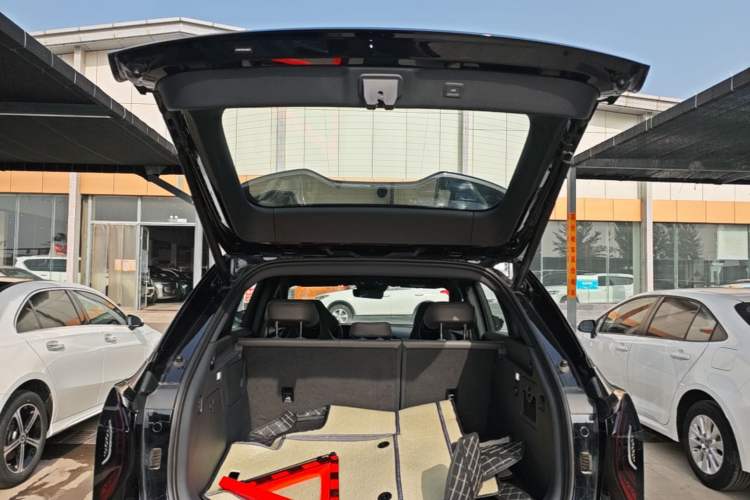 Used Hongqi Tiangong 08 2025 680 All-Wheel Drive Smart Selection Edition Trunk