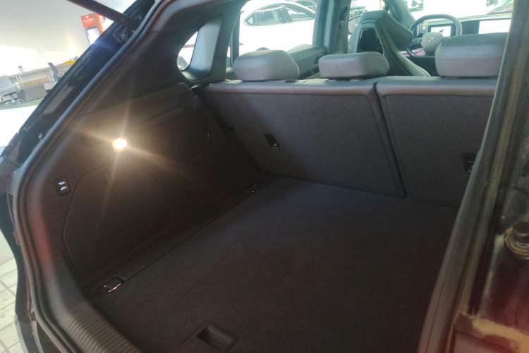 Used Hongqi Tiangong 08 2025 680 Ultra Four-Wheel-Drive Version Trunk