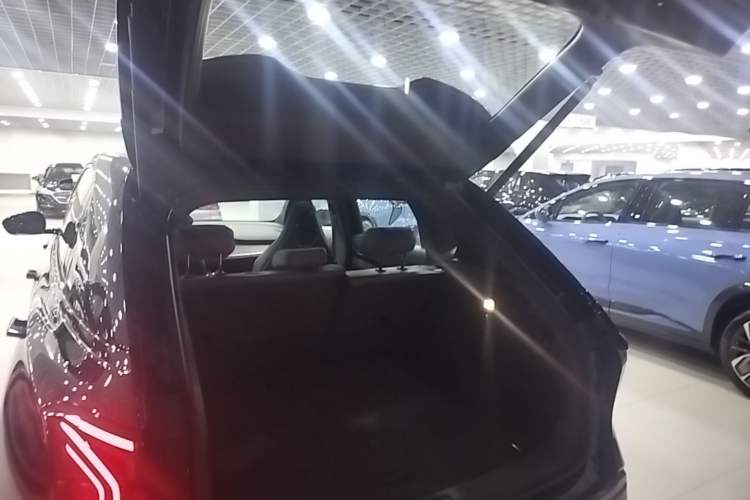 Used Hongqi Tiangong 08 2025 680 Ultra Four-Wheel-Drive Version Trunk