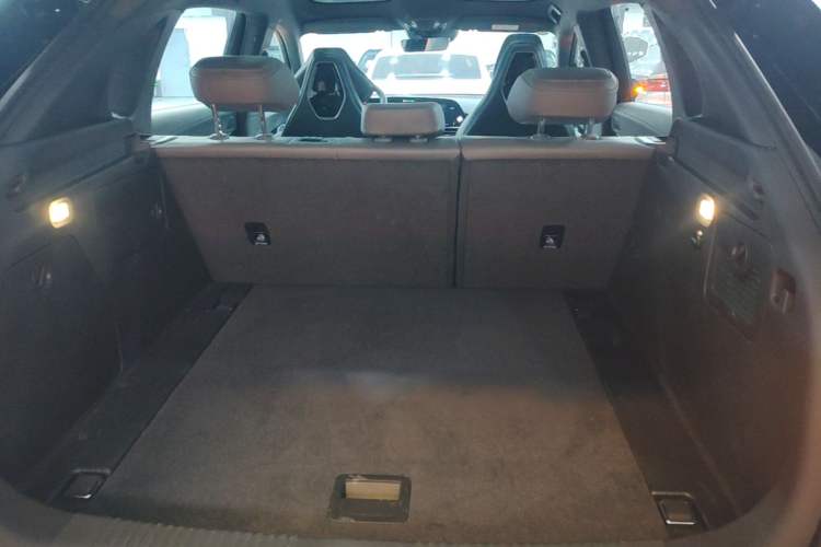 Used Hongqi Tiangong 08 2025 680 Ultra Four-Wheel-Drive Version Trunk
