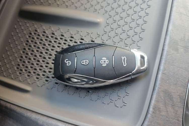 Used Hongqi Tiangong 08 2025 680 All-Wheel Drive Smart Selection Edition Vehicle Key