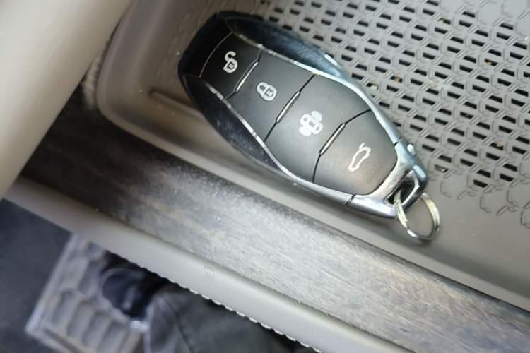 Used Hongqi Tiangong 08 2025 680 Ultra Four-Wheel-Drive Version Vehicle Key