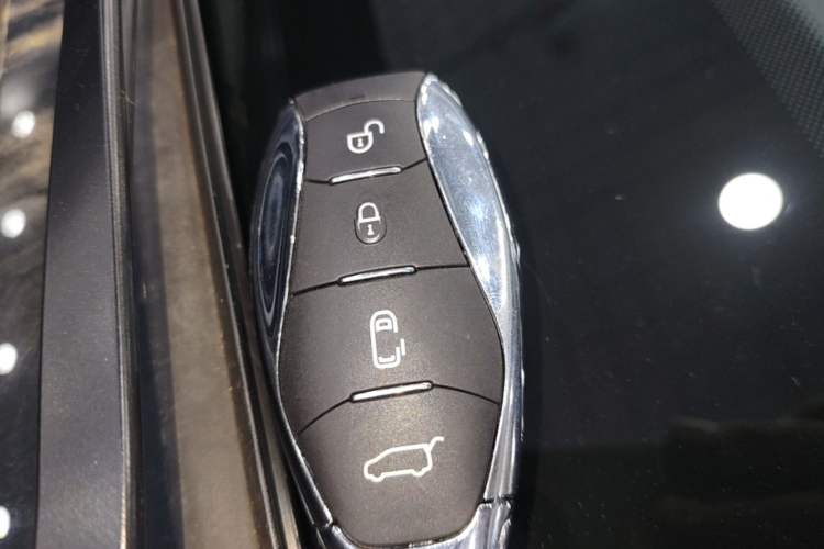 Used Hongqi Tiangong 08 2025 680 Ultra Four-Wheel-Drive Version Vehicle Key