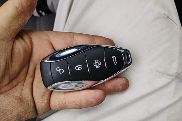 Used Hongqi Tiangong 08 2025 680 Ultra Four-Wheel-Drive Version Vehicle Key