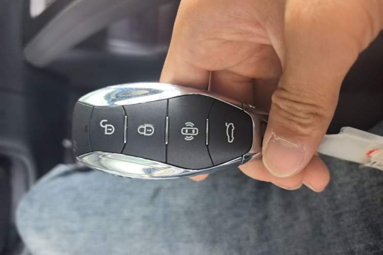 Used Hongqi Tiangong 08 2025 680 Ultra Four-Wheel-Drive Version Vehicle Key