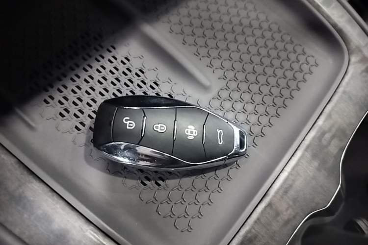 Used Hongqi Tiangong 08 2025 680 Ultra Four-Wheel-Drive Version Vehicle Key