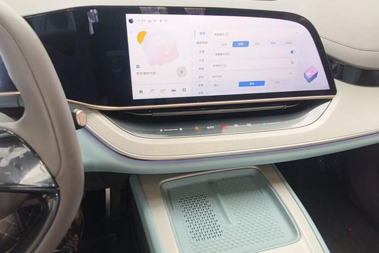Used Hongqi Tiangong 08  Audio And AC Panel