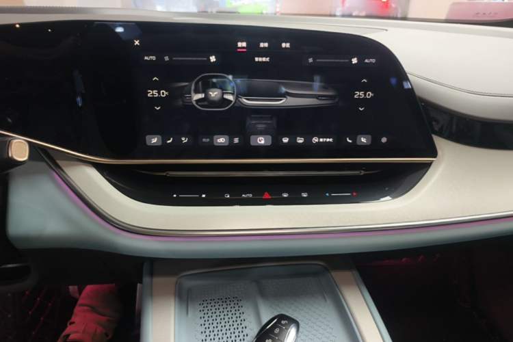 Used Hongqi Tiangong 08 2025 730 Smart Selection Edition Audio And AC Panel