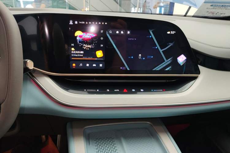 Used Hongqi Tiangong 08 2025 730 Max Rear-Drive Version Audio And AC Panel